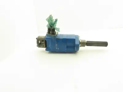 Char-Lynn 2TH08AS2S-E Hydraulic Motor 4" Shaft 16-Spline