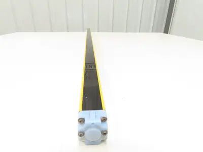 Schmersal SLC440COM-ER-0890-14 Safety Light Curtain Transmitter