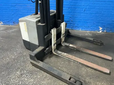 Used CROWN UL583E Stackers Ohio US | HGR 24 #1469588