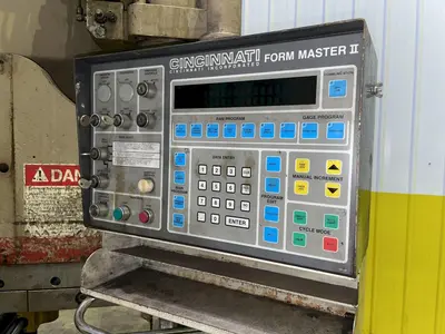 90 TON X 8' CINCINNATI MODEL 90FMIIx6 HYDRAULIC PRESS BRAKE: STOCK #15768