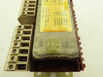 Siemens 4AP2142-8HA20-2XA0 Transformer 380-480V Pri 400V Sec 5.KVA 50/60Hz