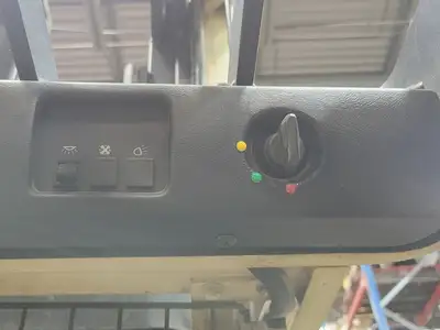 USED CROWN RR 3000 SERIES