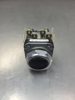USED Allen-Bradley 800T-A2A Ser T Type 4/13 Black Pushbutton Switch