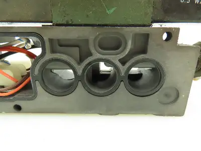 Numatics 082SS415M046P61 Double Acting Solenoid Valve Base 225-369B 24VDC
