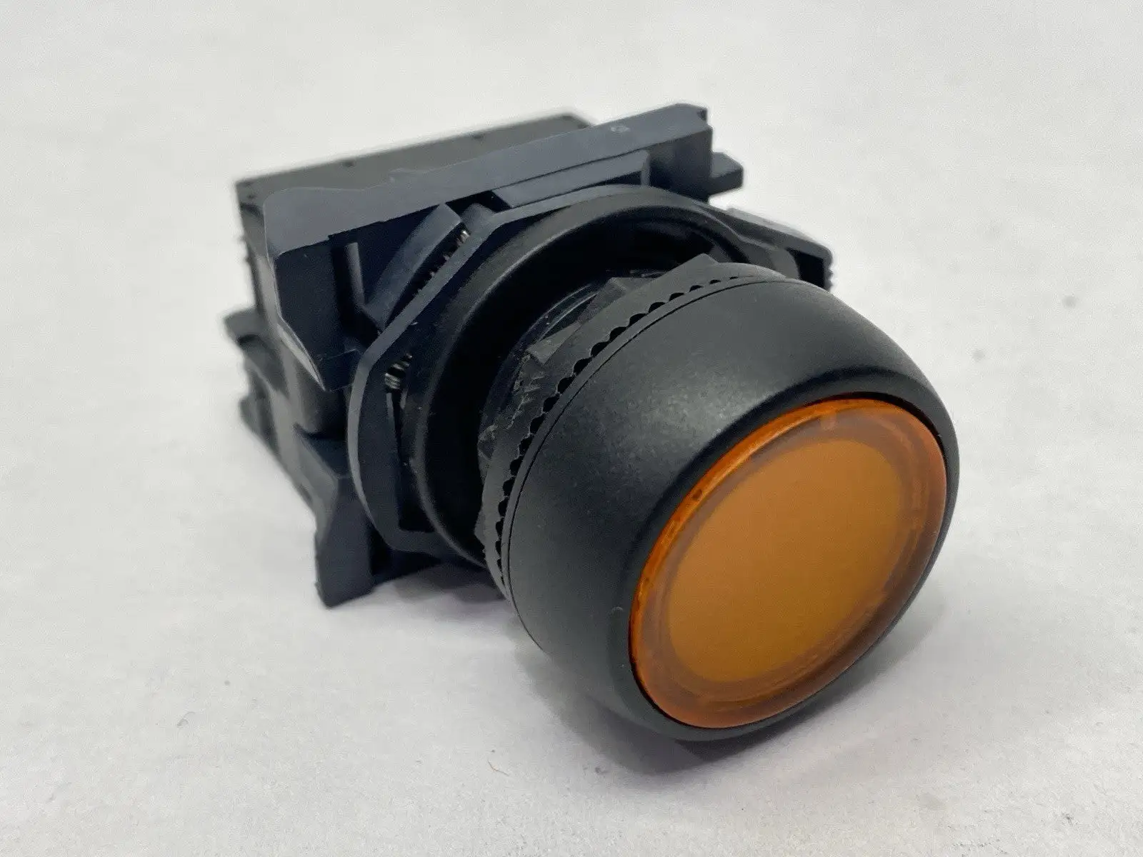 800FP-LF0 | Allen Bradley  Pushbutton 22mm Orange w/ 800F-ALP 800F-N3W 800F-X10 - Used