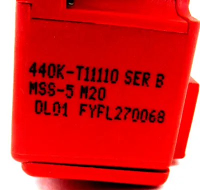 NEW ALLEN BRADLEY 440K-T11110 SAFETY SWITCH SERIES B 440KT11110
