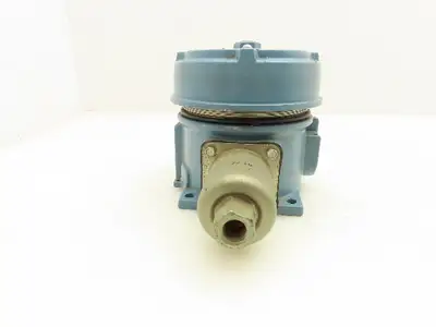 United Electric Controls J120-164 Pressure Switch 480VAC 15A 4-200PSI  3/4"NPT
