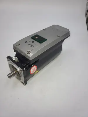 Schneider Electric ID # 66012102-002 Servo motor with 070 flange size, 011 Standstill torque Sincos SKM 36 Encoder without brake.