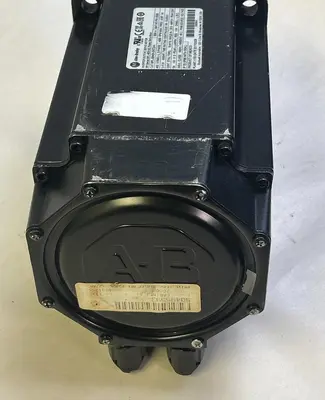 Used ALLEN-BRADLEY MPL-B540K-SK72AA Servo Motors Ohio US | Surplus Asset Holdings #1188621