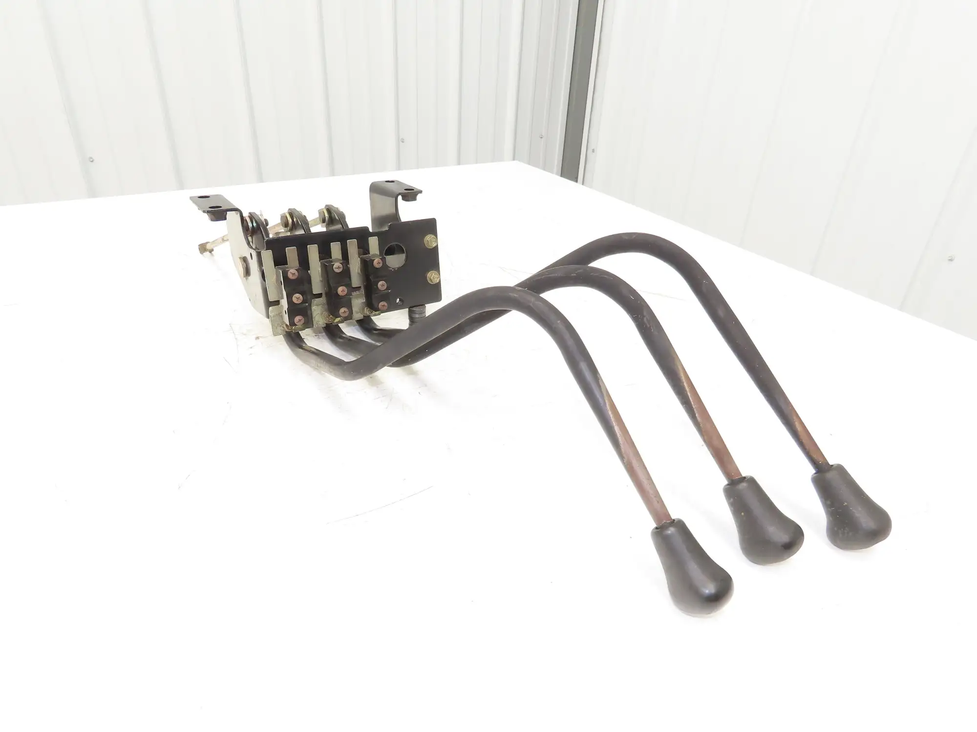 Toyota Electric Forklift Three Lever Control With Lift Tilt Shift From 5FBE15
