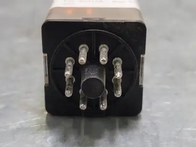 USED SCHNEIDER ELECTRIC RUMC22F7
