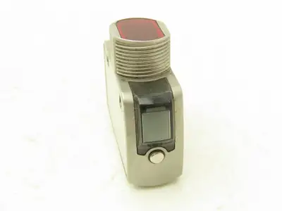 Keyence LR-ZB90CB Self-Contained CMOS Photoelectric Laser Proximity Sensor