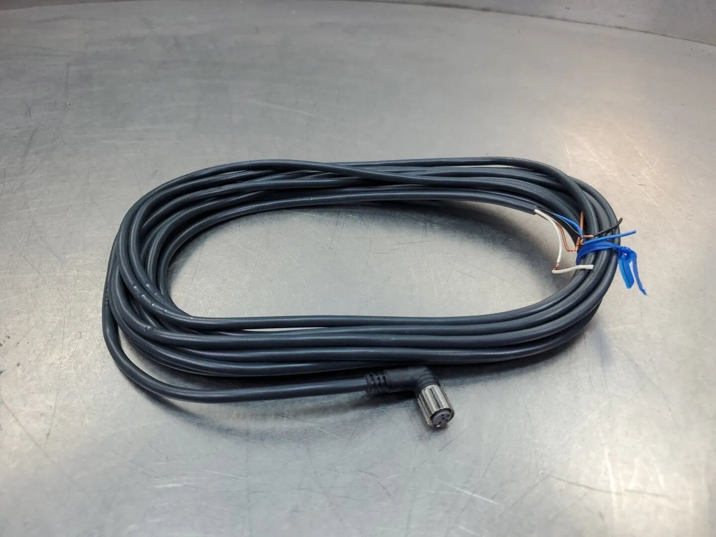 Omron XS3F-M422-405-A PLC Sensor Cable. 5D-16