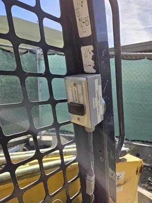 USED 2005 KOMATSU SK1026-5N
