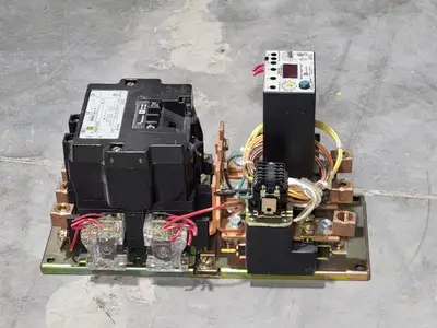 100HP Size 4 Contactor 8536SFO1876S w/ Relay 9065SP46