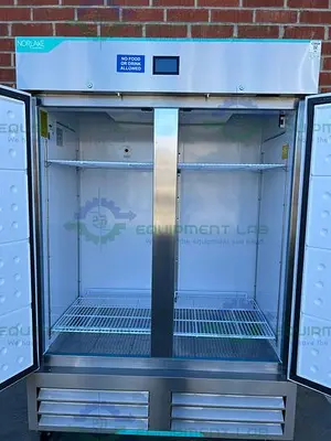 USED NORLAKE NSWDF492SSS/0A WHITE DIMOND SERIES DOUBLE DOOR FREEZER -20C, 49 CU. FT.
