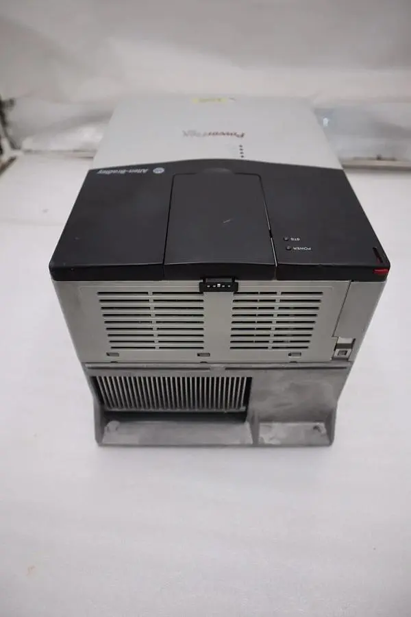 NEW ALLEN BRADLEY 20BD034A0AYNAND0 AC DRIVE POWERFLEX 700 480V 25 HP STOCK 2886A