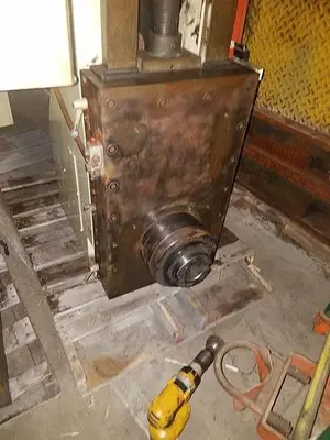 Russell T. Gillman 50 Taper Spindle on Gillman Dovetail Slide