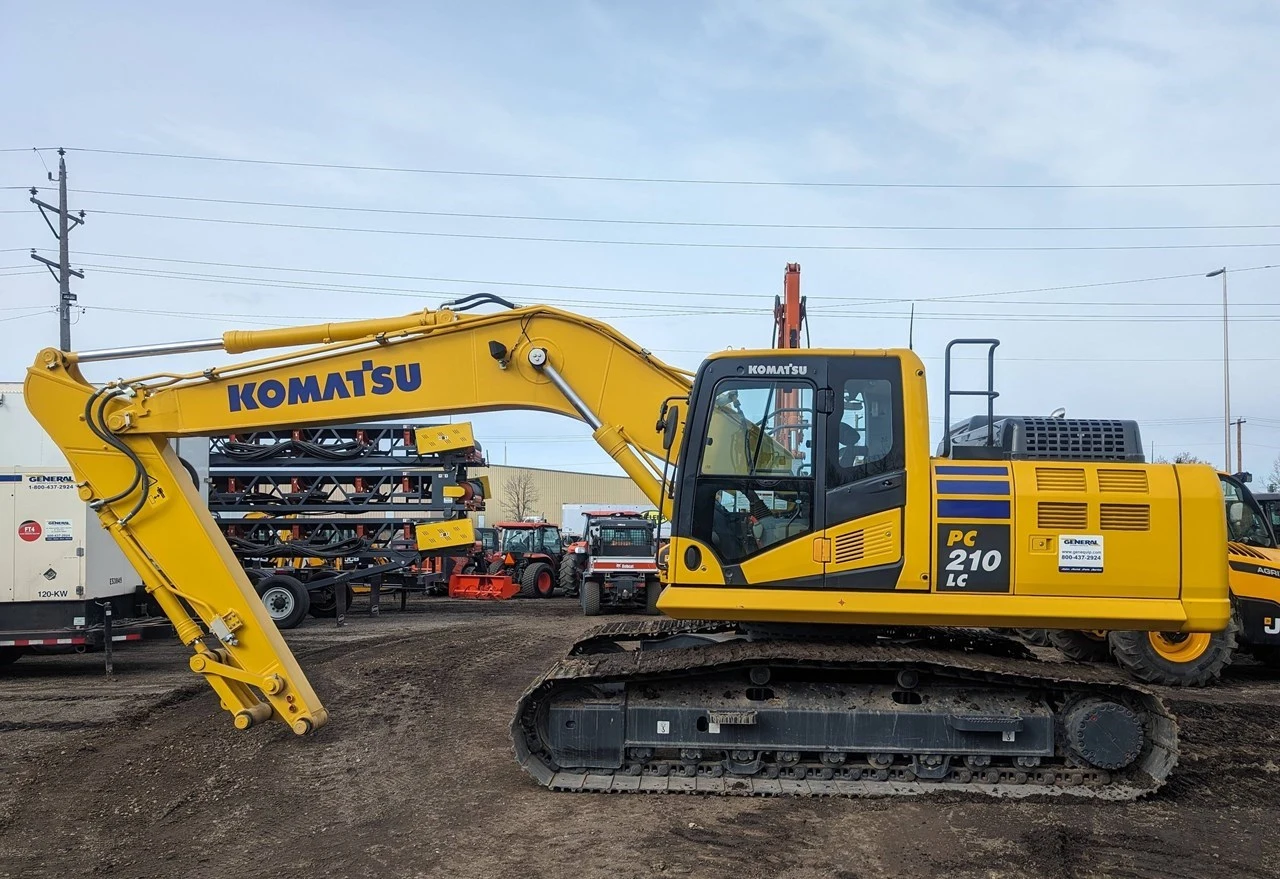 USED 2017 Komatsu PC210LC-11