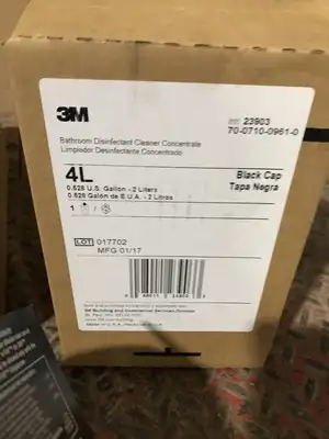 3M 4L Bathroom Disinfectant Cleaner Concentrate ; 2L 70-0710-0961-0 -NIB of 12