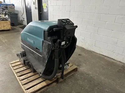 USED TENNANT M5400