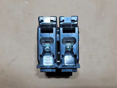 USED SCHNEIDER ELECTRIC CHOM220