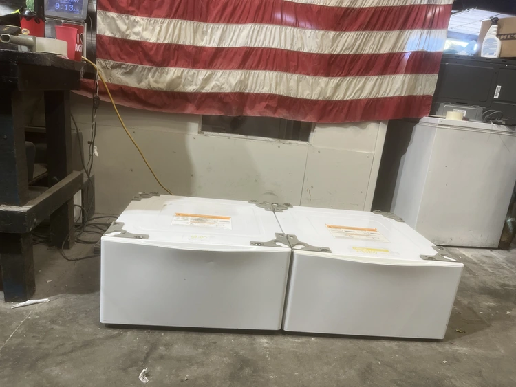 Used LG PEDESTAL  SET Residential Appliances Michigan US | Miedema Asset Management Group #1183474
