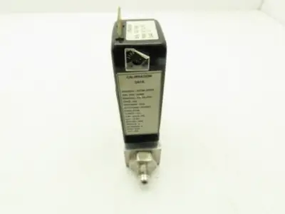 Unit UTM-2020 Mass Flow Controller N2 Gas 20 SLPM Card Edge 500 PSI
