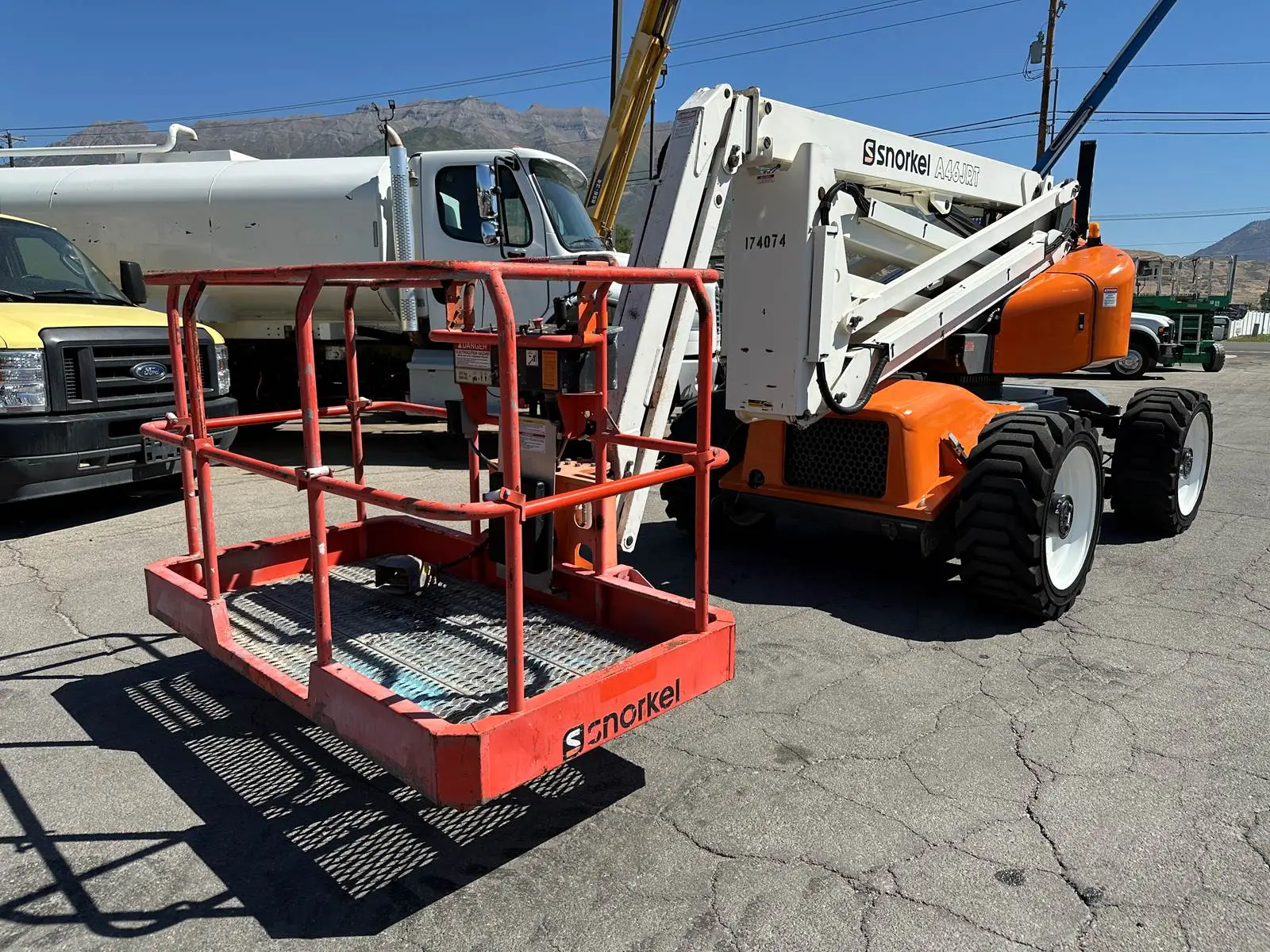 USED 2016 SNORKEL A46JRT