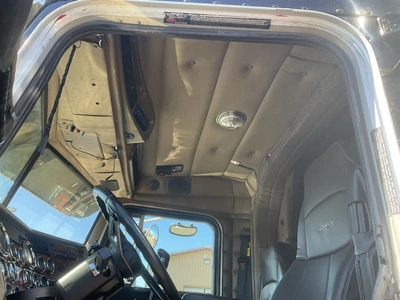 USED 2000 PETERBILT 379