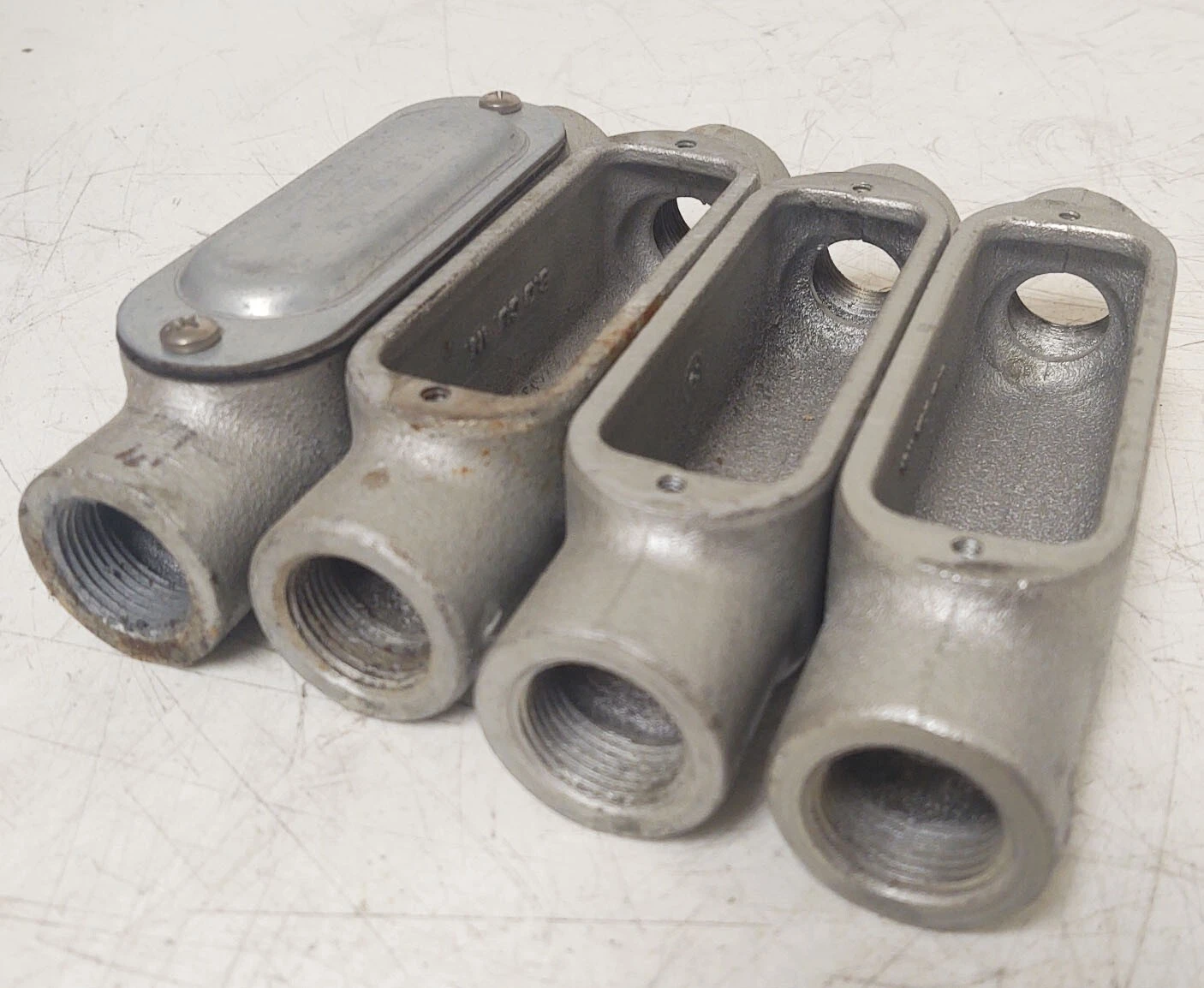 🔥(4 PCS NOS) Crouse-Hinds 3/4” C Conduit Fitting C28 one with cover and gasket