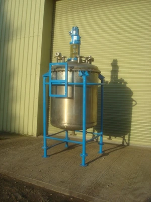 1250L S/S Enc Vert Mixing Tank 0.55Kw