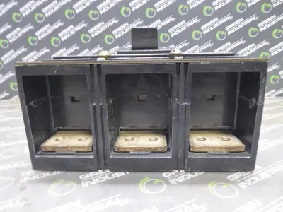 Square D MHL3610001212 Circuit Breaker 600VAC 250 VDC 1000A S2 Used