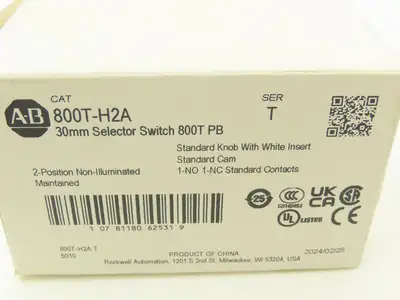 Allen Bradley 800T-H2A Selector Switch 2 Position Maintained 30mm Lot 2