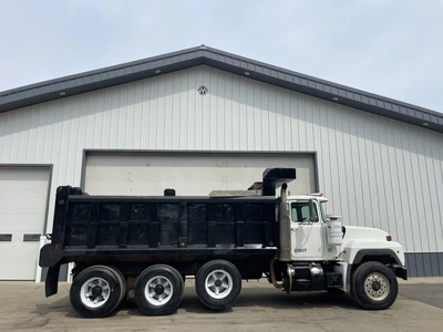 Used 1995 MACK RD688S TRI-AXLE Dump trucks Michigan US | Miedema Asset Management Group #1355014