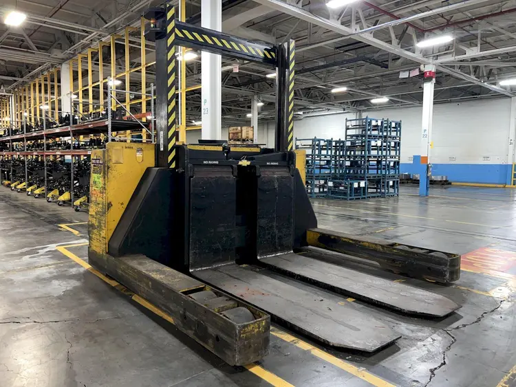 Used NOT SPECIFIED _UNKNOWN_ Straddle Carriers Ohio US | Yoder Brothers machinery 19 #90360