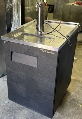 174-0073 True TDD-1-HC 24" Kegerator Self Contained Beer Dispenser
