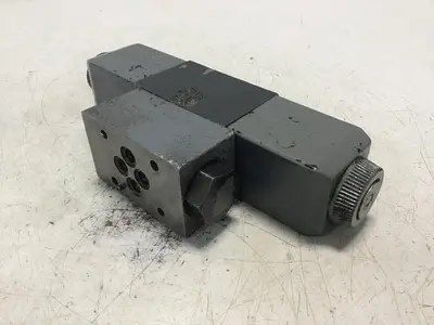 USED VICKERS DG4V-3-6C-M-U-HL7-60