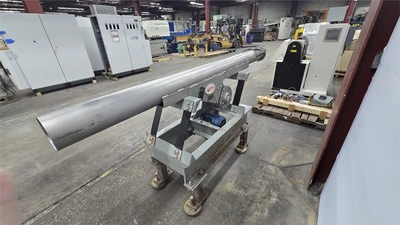 Witte Feeder Table