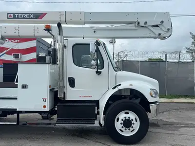 Used 2019 FREIGHTLINER M2 106 Tractors & Trailers Florida US | Truck and Van Outlet #1506263
