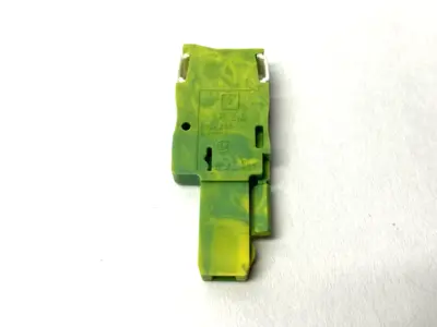 USED PHOENIX CONTACT PLUG-IN TERMINAL BLOCK SP 2,5/ 1-L GNYE LOT OF 32