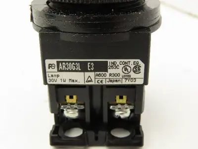 Fuji Electric Green Illuminated Push Button 30mm 600V 10A 30v Bulb Lot of 7