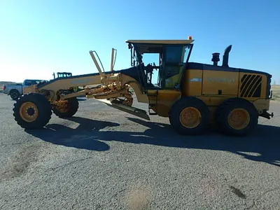 2011 Volvo G946