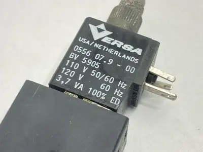 USED VERSA SOLENOID VALVE 4-WAY 110/120V