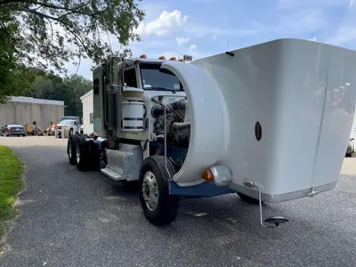 USED 2011 PETERBILT 367