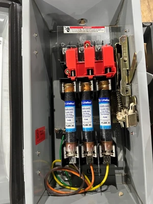 SIEMENS HF361J 30AMP FUSIBLE DISCONNECT W/FUS