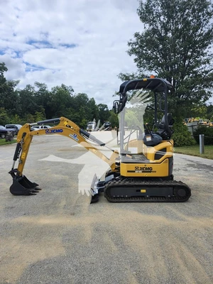 USED 2021 XCMG XE18U