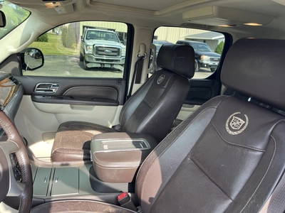USED 2014 CADILLAC ESCALADE
