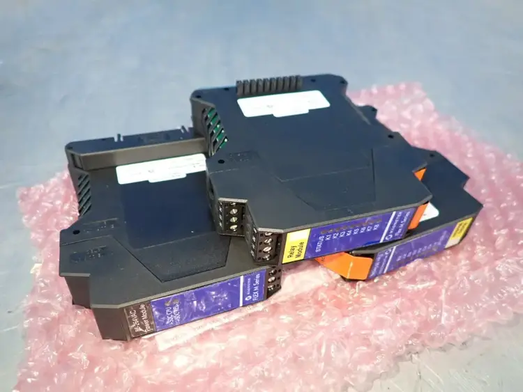 New | in-Stock MAGNETEK FLEX M SERIES / 19880104RLY01 Relays & Switches Ohio US | HGR 24 #831124