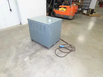 Hobart 725C324 Forklift Battery Accu-Charger 48V 601-725Ah 145A 208/240/480V 3Ph